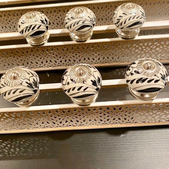 Many sets of 6 new ceramic knobs/pull black&white - Picture 3 of 7